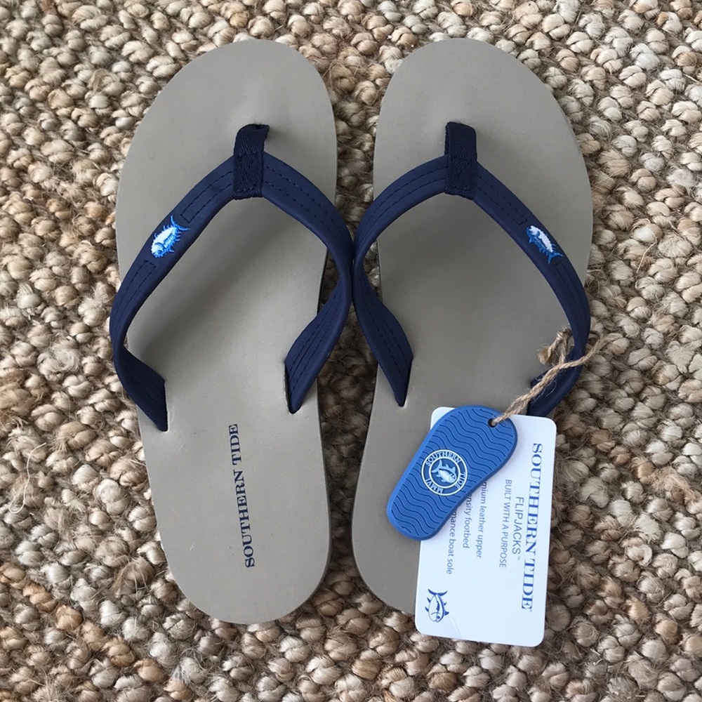 BRAND NEW,  Southern Tide flipjacks